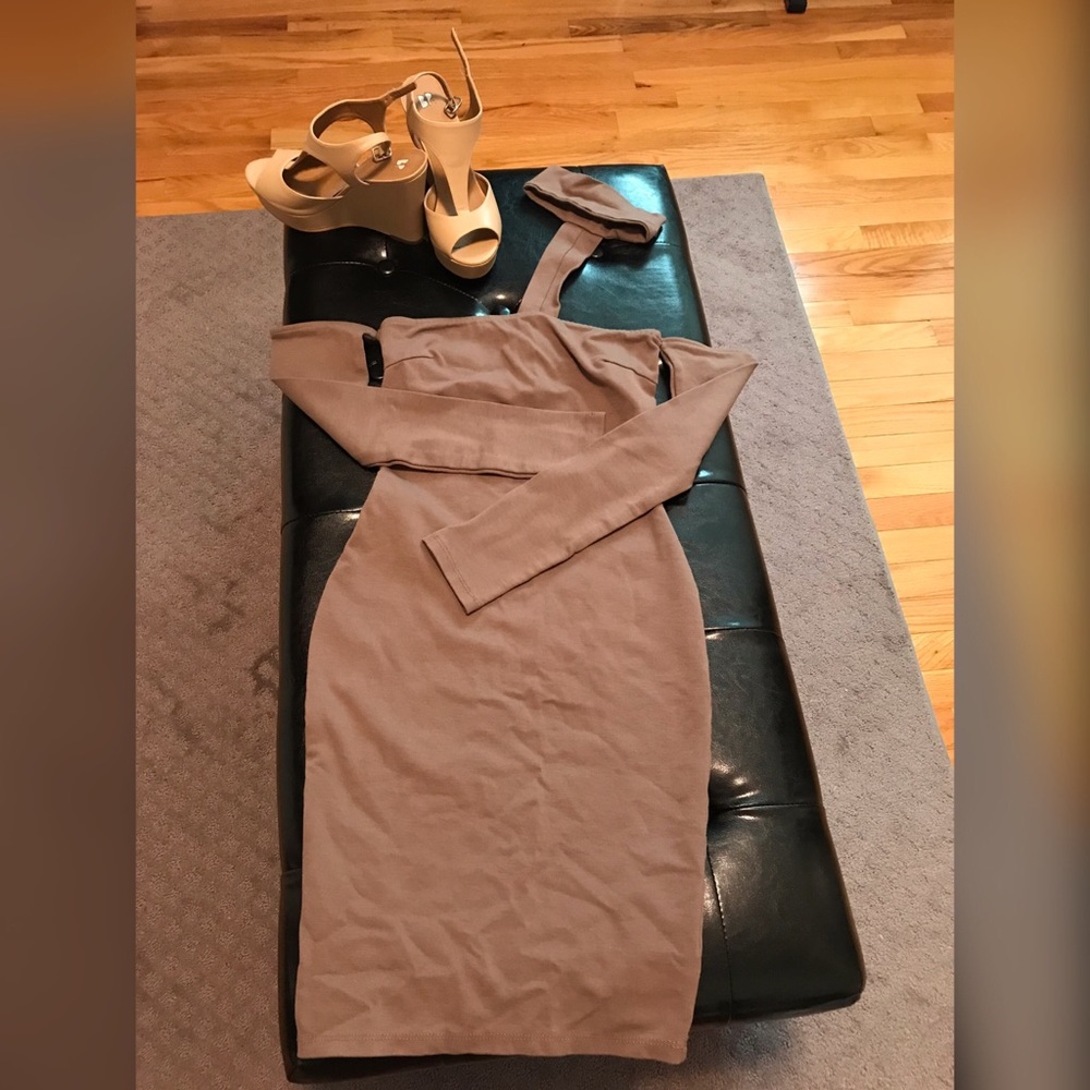 Beautiful choker dress 👗
